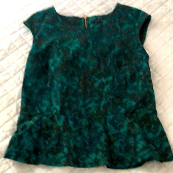 Ann Taylor all Over Lace Peplum Top. - Picture 2 of 3